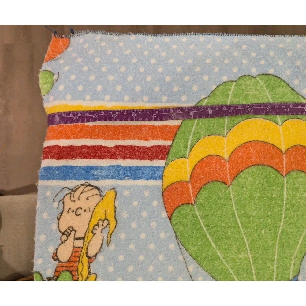 VTG Peanuts  Snoopy Charlie Brown 70s Twin Bed Blanket w/ Hot Air Balloons‎ READ